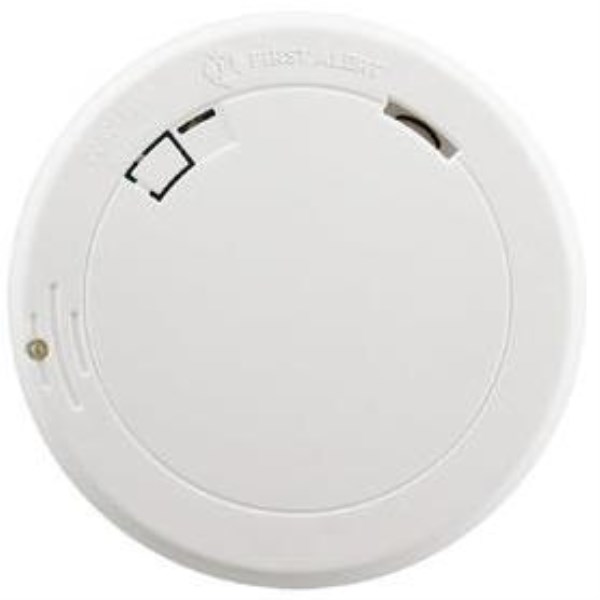 First Alert 10-Year Sealed Battery Photoelectric Smoke Alarm with Emergency Light